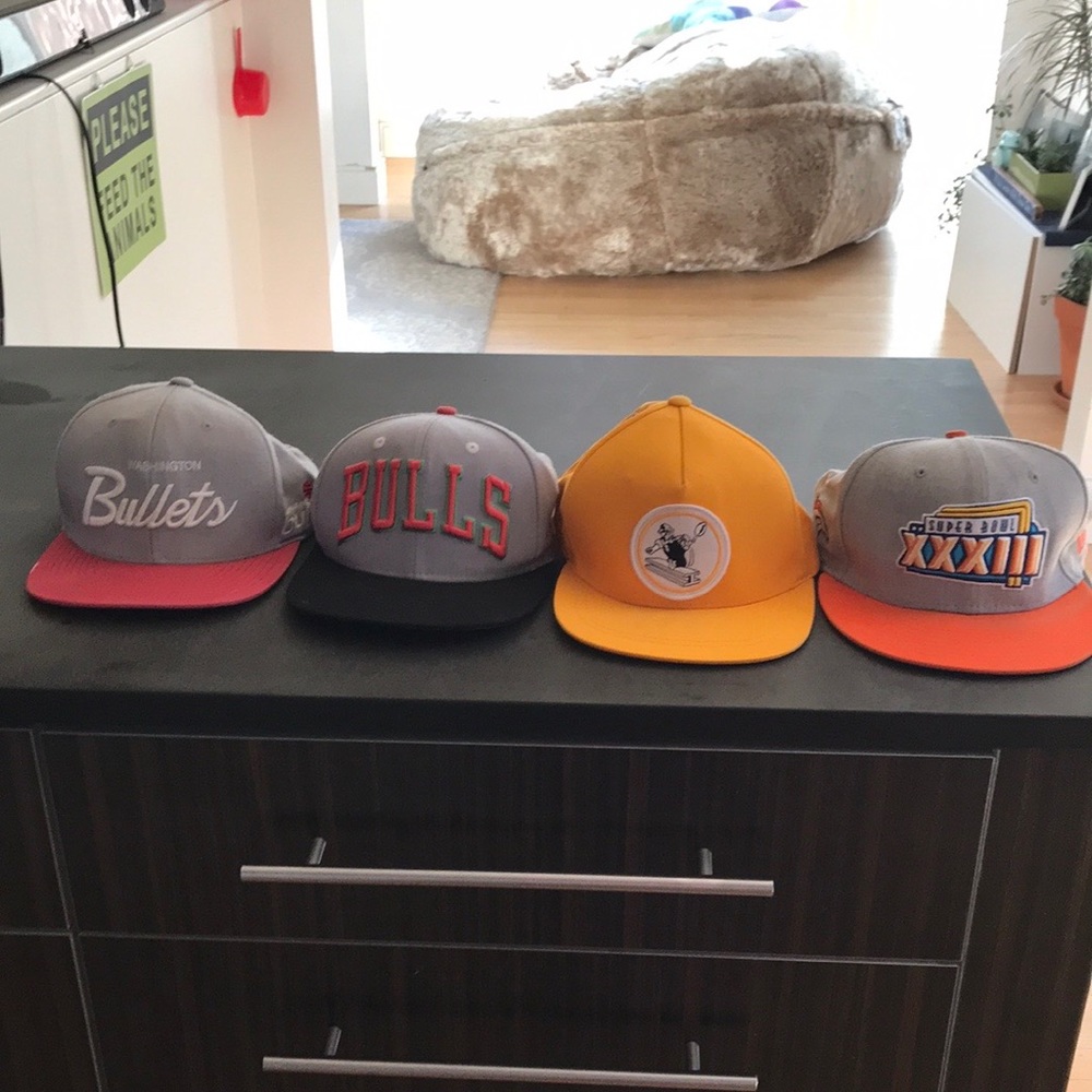 FLATBRIM SNAPBACKS